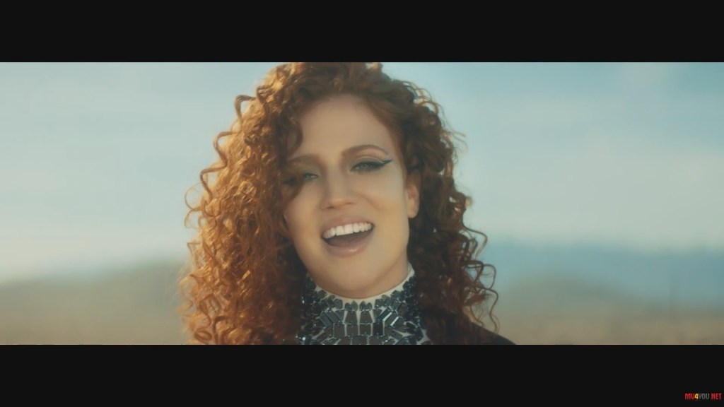 Jess Glynne duets with Tinie Tempah for ‘Not letting&nbsp;go’