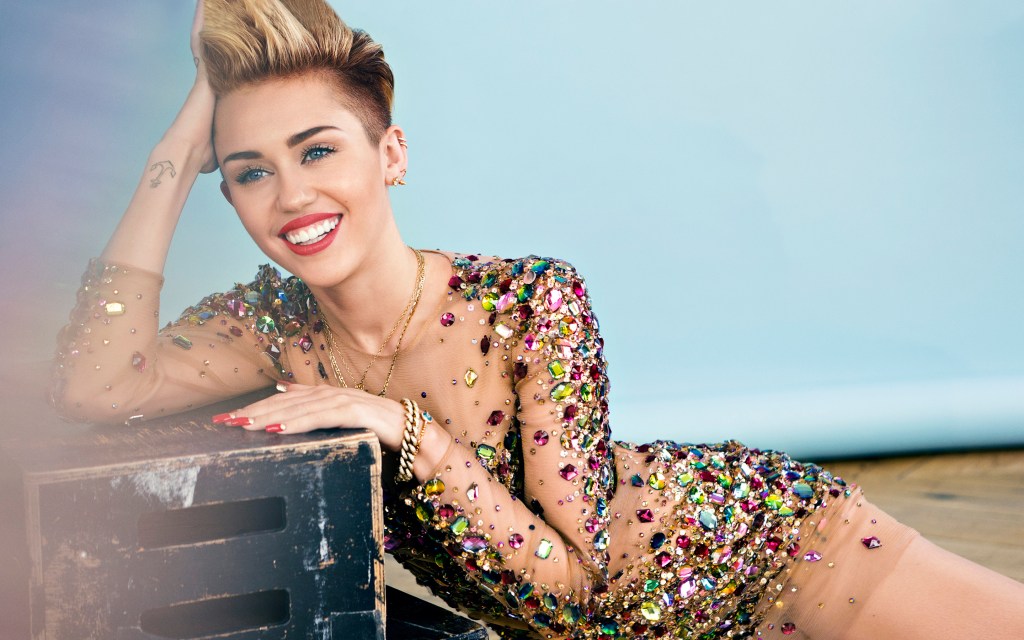 Miley Cyrus tells fan what she really thinks of his&nbsp;tattoos