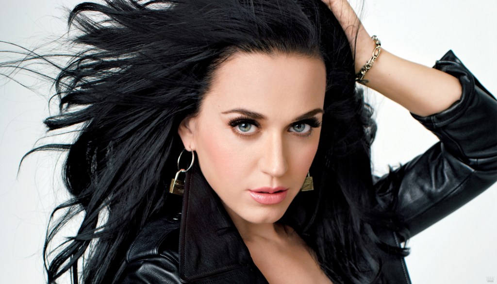 Katy Perry joins forces with high street store&nbsp;H&M