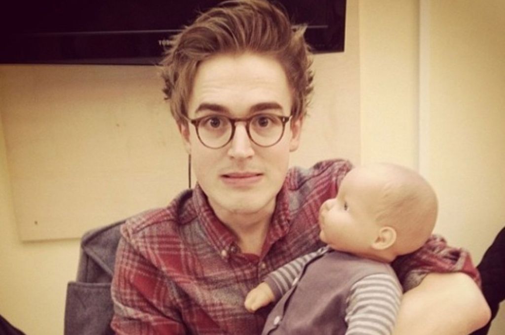 Watch Tom from McFly sing ‘Baby’ to…well…his baby
