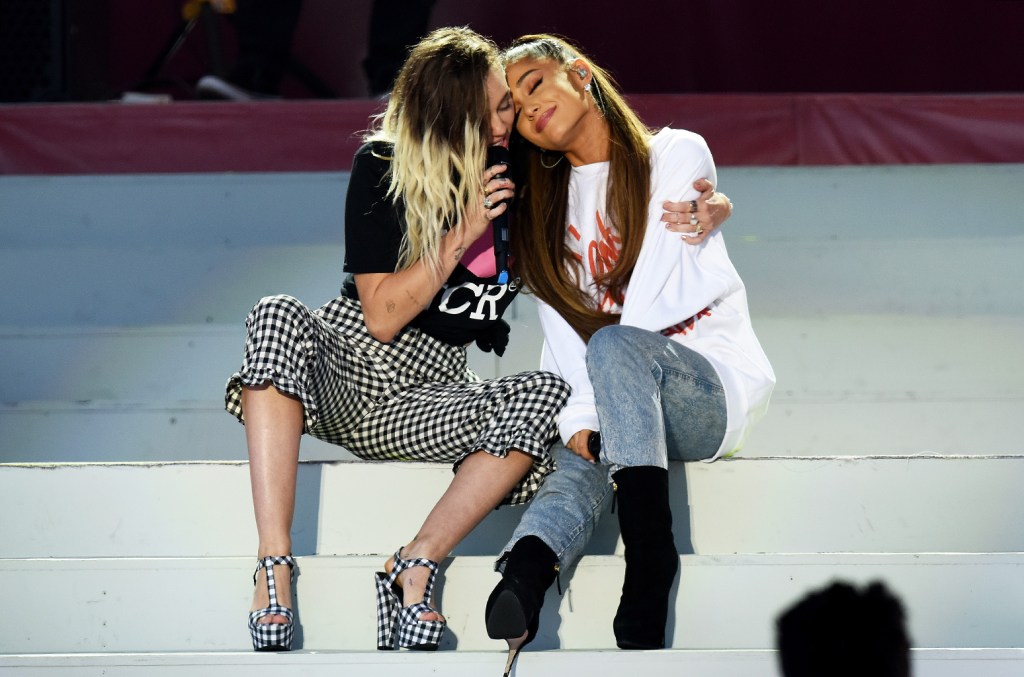 Manchester bestow gift on Ariana&nbsp;Grande